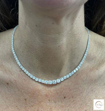 4-Prong graduated tennis necklace in 18 Inch